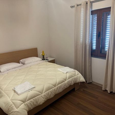 Vila Alba 1 Korce Bagian luar foto